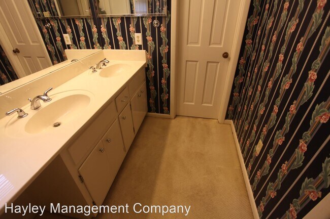 Building Photo - 4 br, 2 bath House - 1313 Hickory Lane