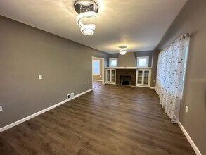 Building Photo - 6302 W Medford Ave