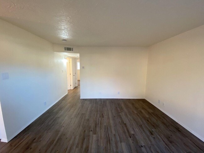 Building Photo - 12120 Menaul Blvd NE