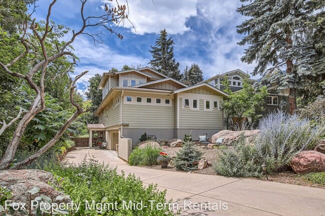 Building Photo - 4 br, 2.5 bath House - 1550 Bluebell Ave