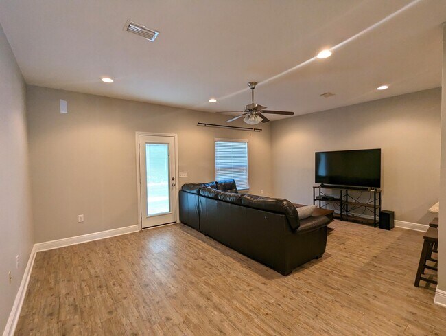 Building Photo - 8776 Brown Pelican Cir