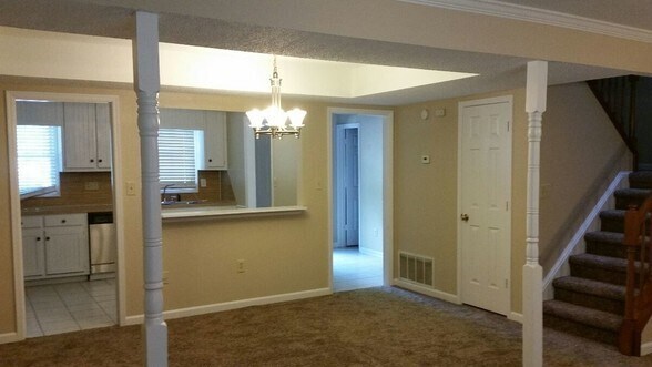 Comedor - 1704 Twin Brooks Dr SE