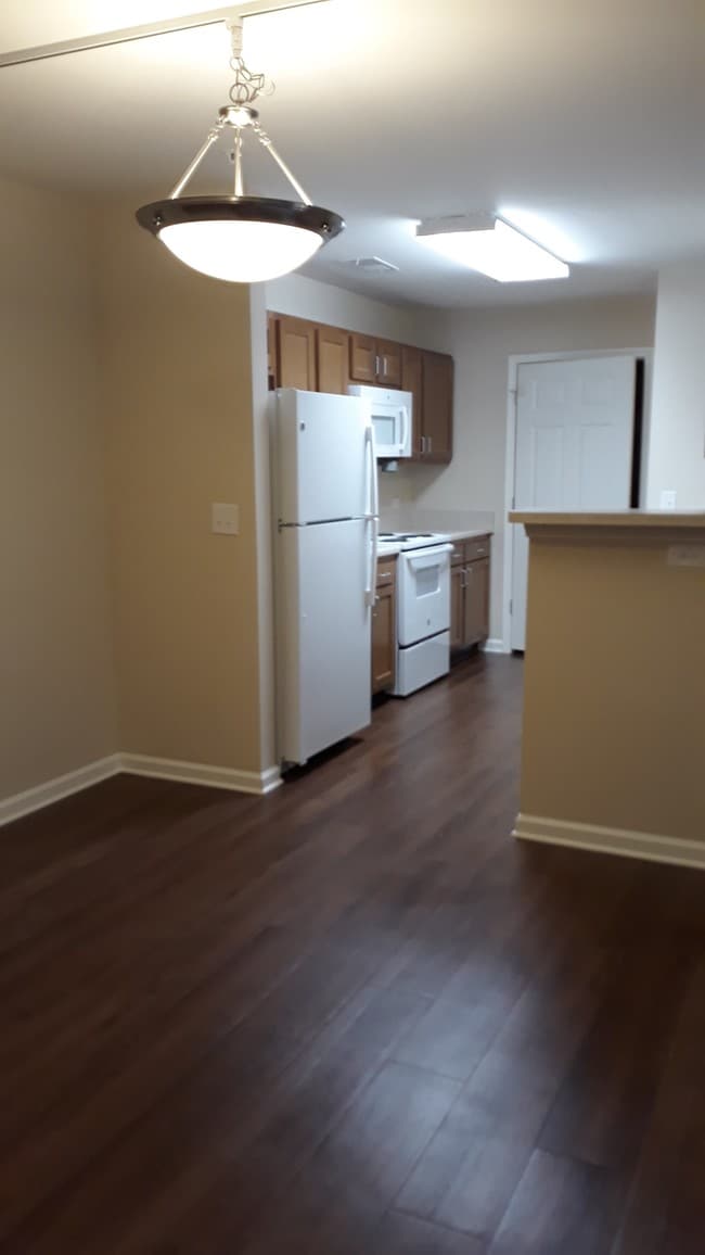 Building Photo - Rivers Edge Apartments