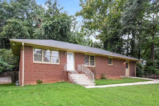 Foto del edificio - 2147 Camp Cir SW