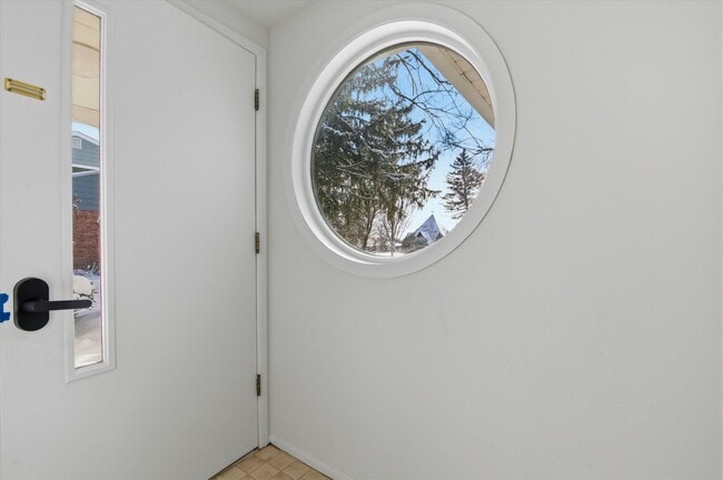 Building Photo - 1510 Barnard Rd