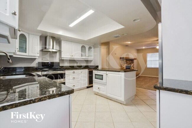 Foto del edificio - 848 Benchwood Ct