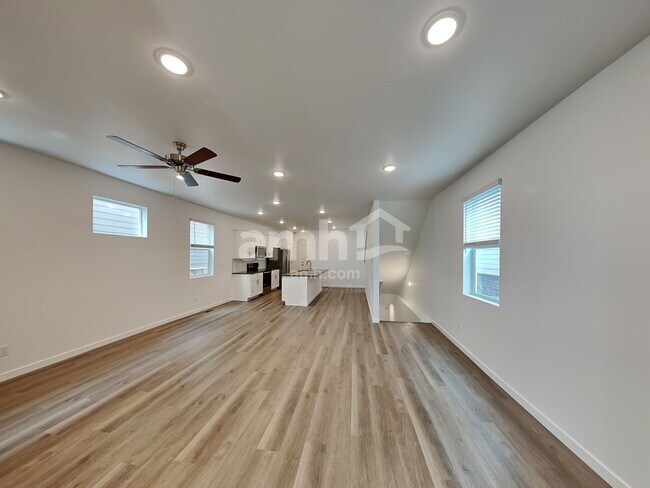 Foto del edificio - 310 N Addison Way