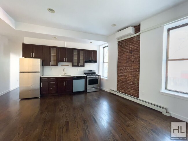 Foto del edificio - Fort Greene / Amazing and Spacious 3-Bed 2...
