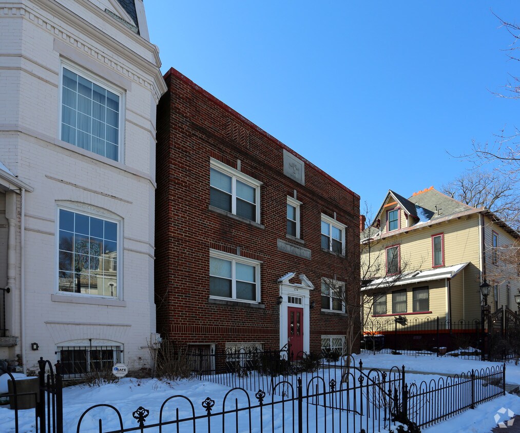Foto del edificio - 216 T St NW