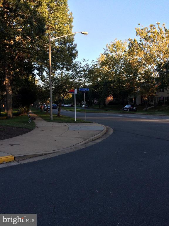 Foto del edificio - 5761 Rexford Ct