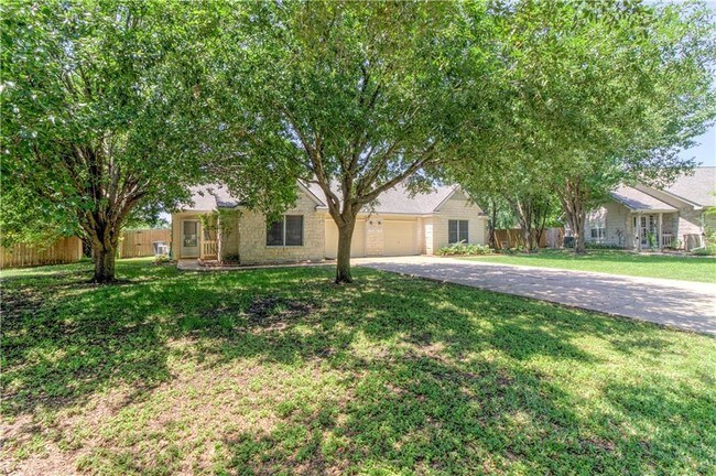 Building Photo - 200 Prairie Springs Loop