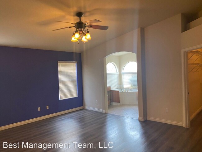 Building Photo - 10769 Hunter Mountain Ave