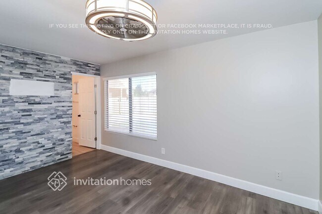 Building Photo - 8931 N 56th Dr