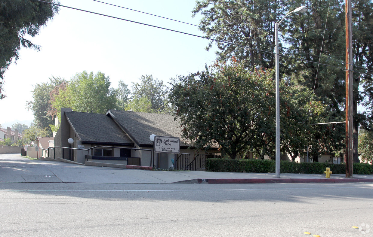 Building Photo - Parkwood Place Apartments