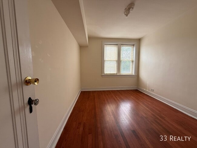 Building Photo - 2751 N Lavergne Ave