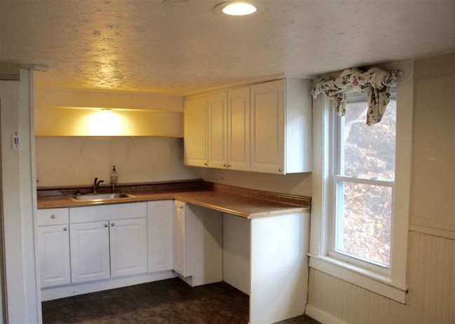 Building Photo - 1 bedroom in Littleton NH 03561