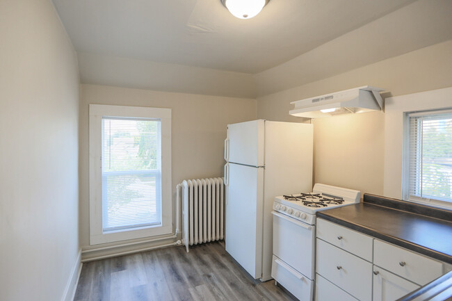 Building Photo - 212 7th St NW