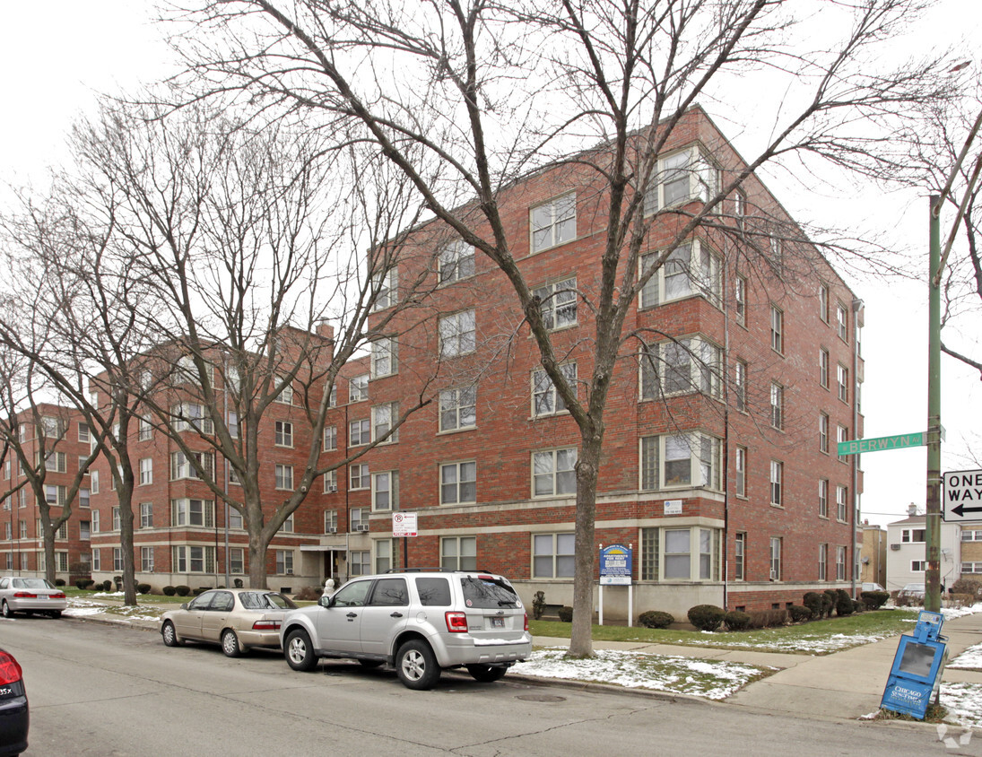 2600 W Berwyn Avenue - 2600 W Berwyn Ave