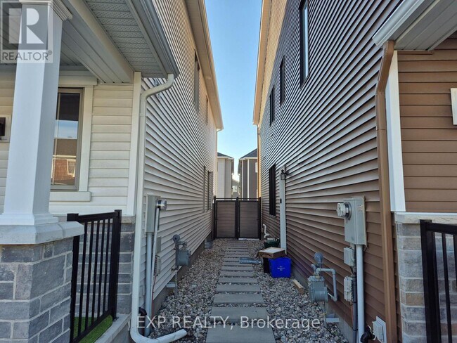 Building Photo - 708 Perseus Ave