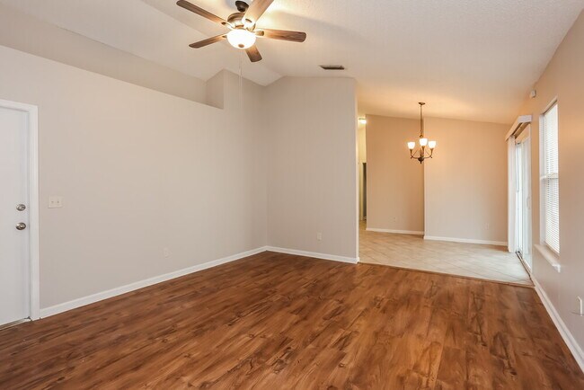 Foto del edificio - 2513 Townsquare Dr