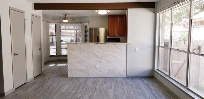 Building Photo - 9210 Fisher's Hill Dr