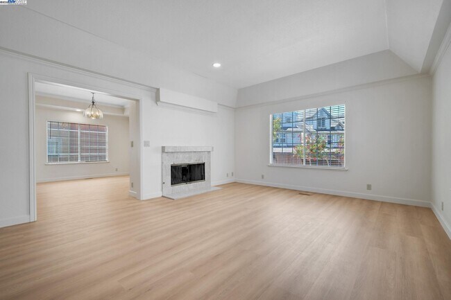 Foto del edificio - 125 Chestnut Ave