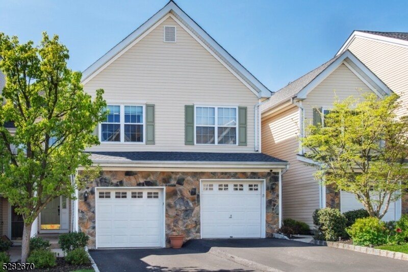 174 Terrace Ct, Pompton Lakes, NJ 07442 Condo for Rent in Pompton