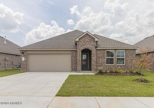 Building Photo - 136 Romain Picard Dr