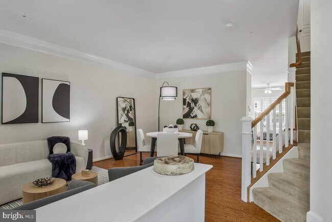 Building Photo - 20 Boucher Pl