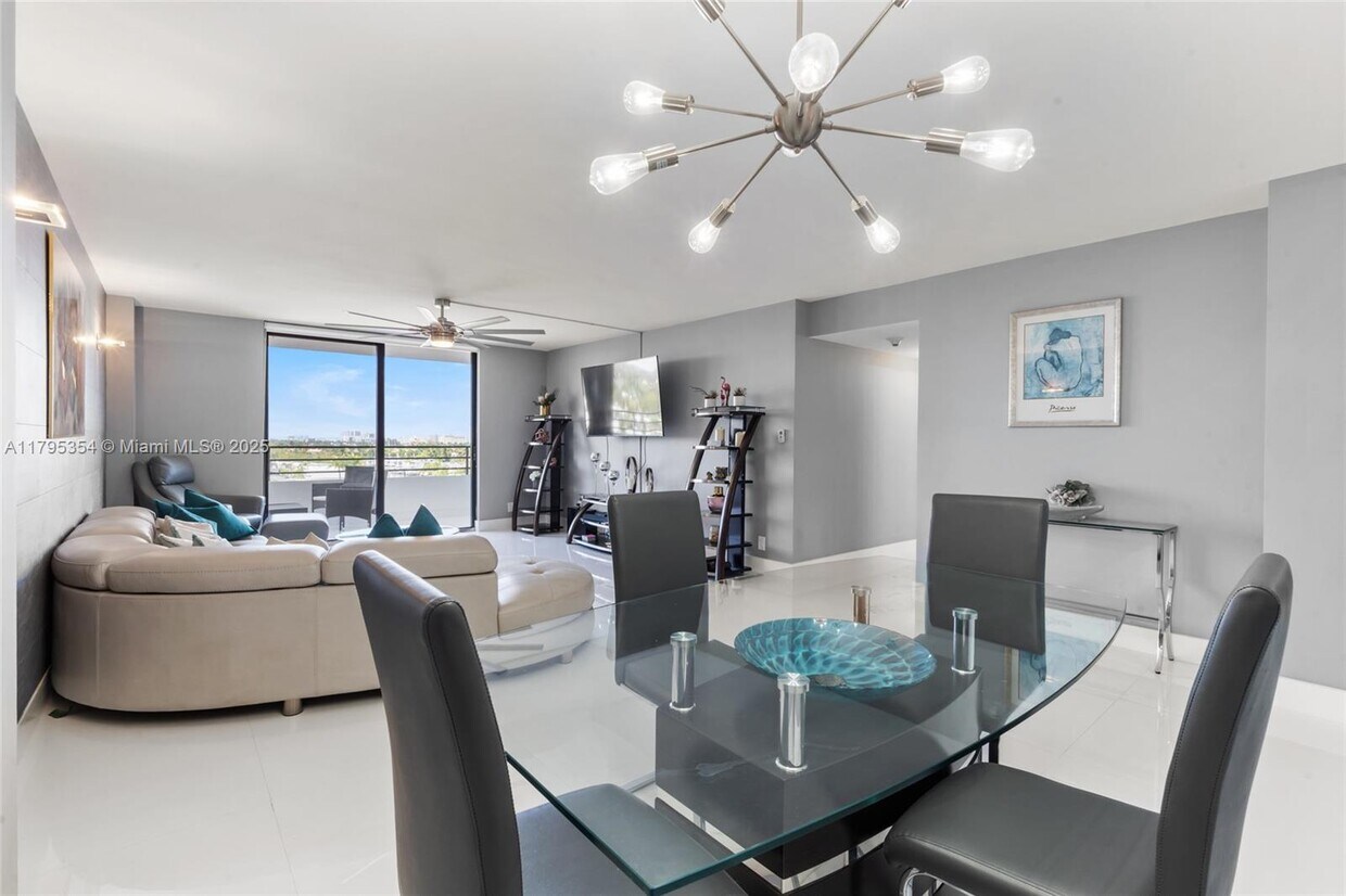 Primary Photo - 2500 Parkview Dr