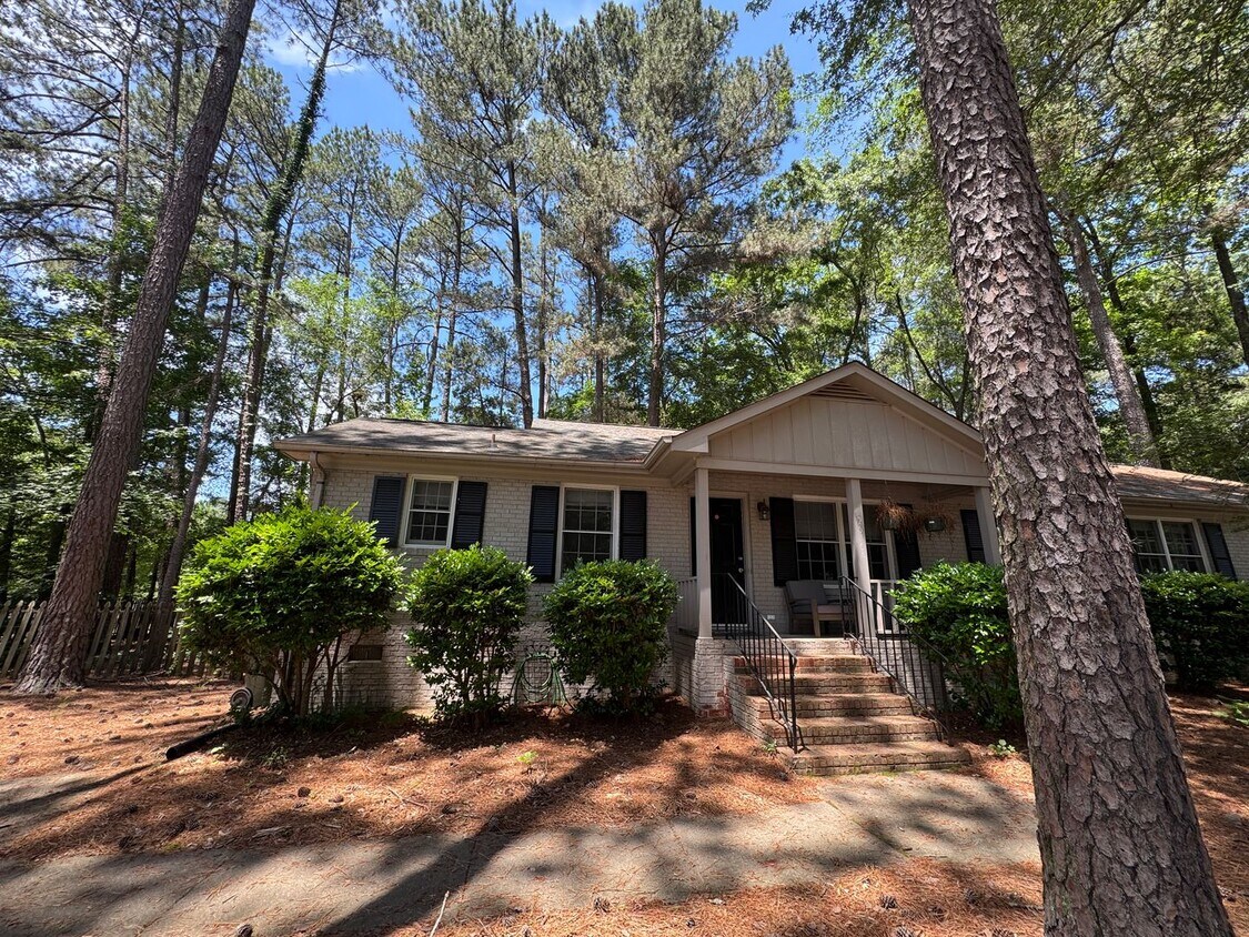 Foto del edificio - 2516 Foxwood Dr
