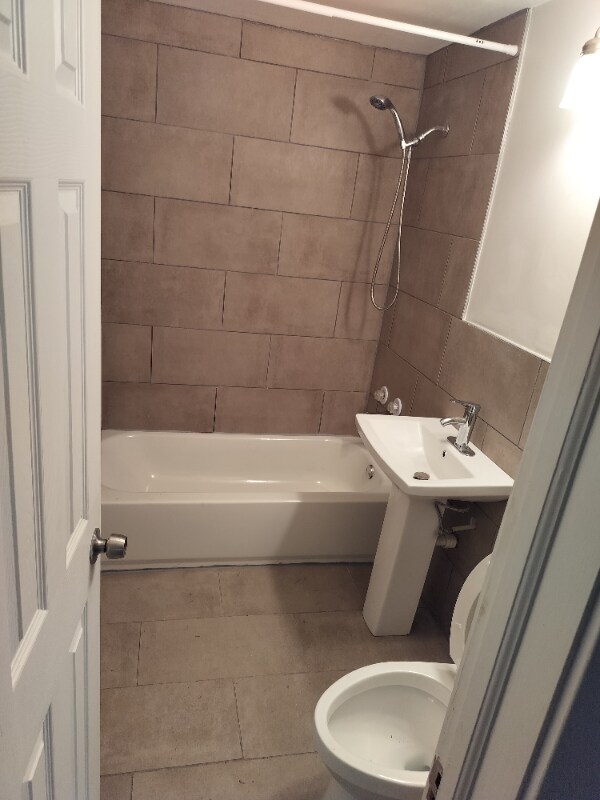 Building Photo - 473 Fieldcrest Dr
