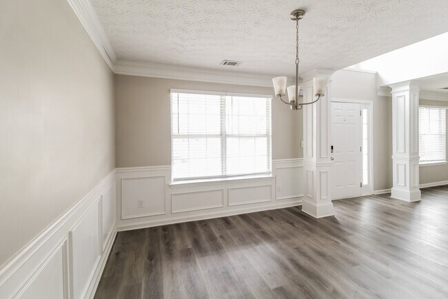 Building Photo - 315 Timberlake Terrace