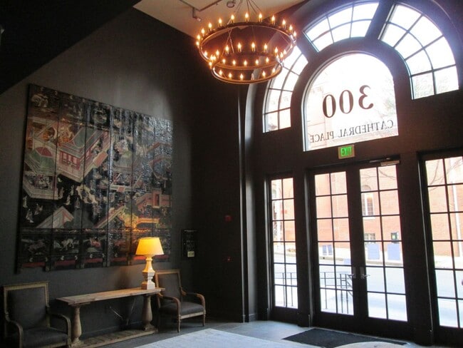 Interior Photo - Cathedral St 300