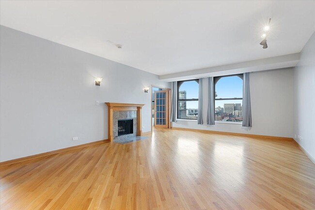 Foto del edificio - 3 bedroom in Chicago IL 60605