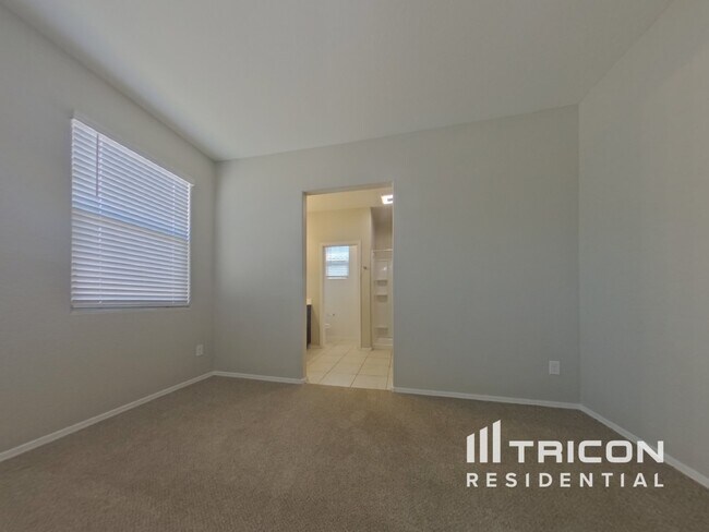 Foto del edificio - 30928 W Picadilly Rd