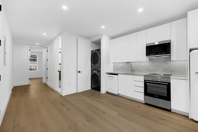 Building Photo - 218 East 9th Street