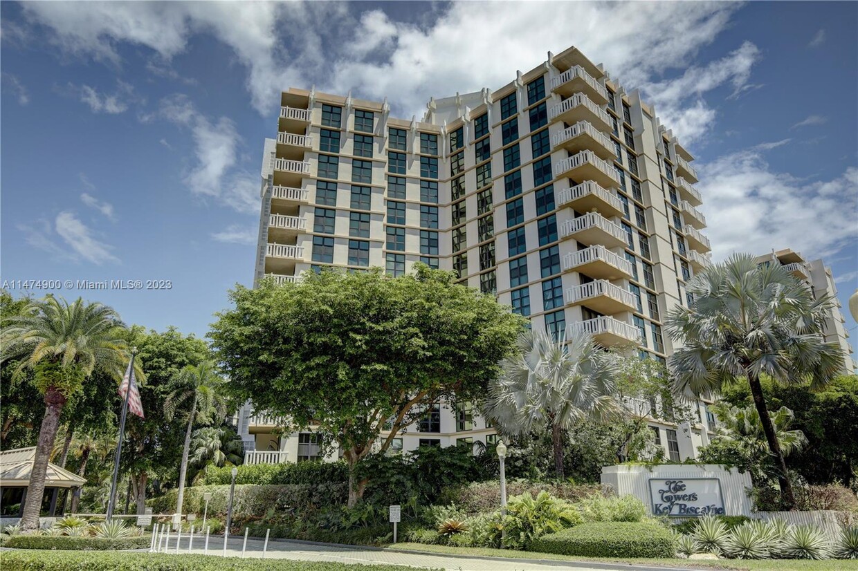 Foto principal - 1121 Crandon Blvd