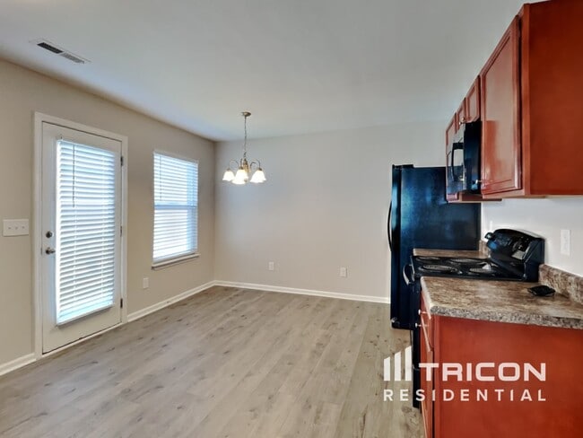 Foto del edificio - 1687 Parkside Meadow Drive Winston Salem NC