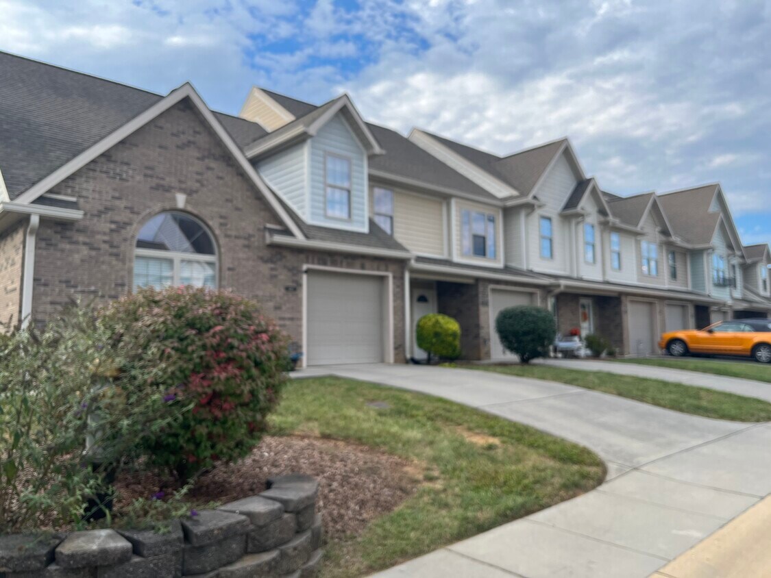 418 Old Grist Mill Blvd, Johnson City, TN 37615 House Rental in