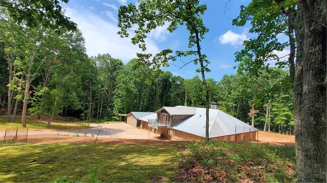 Building Photo - 2210 Goldmine Dr