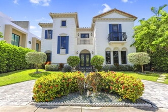 Building Photo - 1020 Miramar Dr