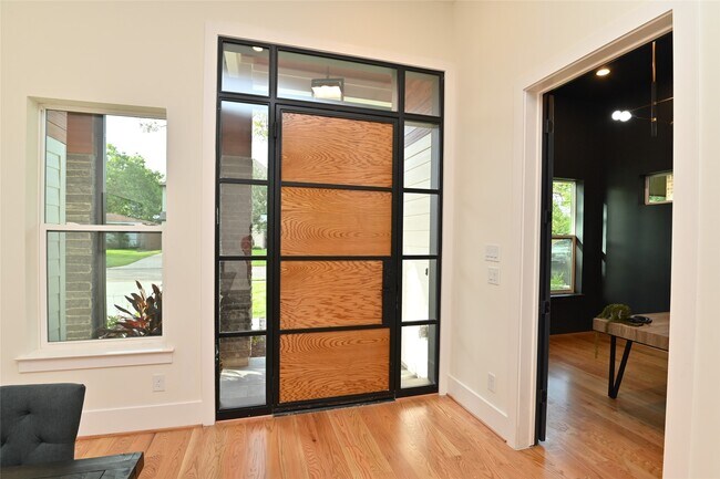 Foto del edificio - 1733 Du Barry Ln