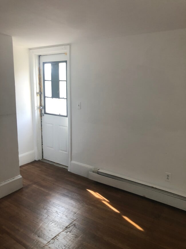 Building Photo - 40 Seafoam Ave