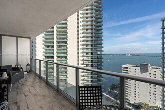 Building Photo - 1300 Brickell Bay Dr