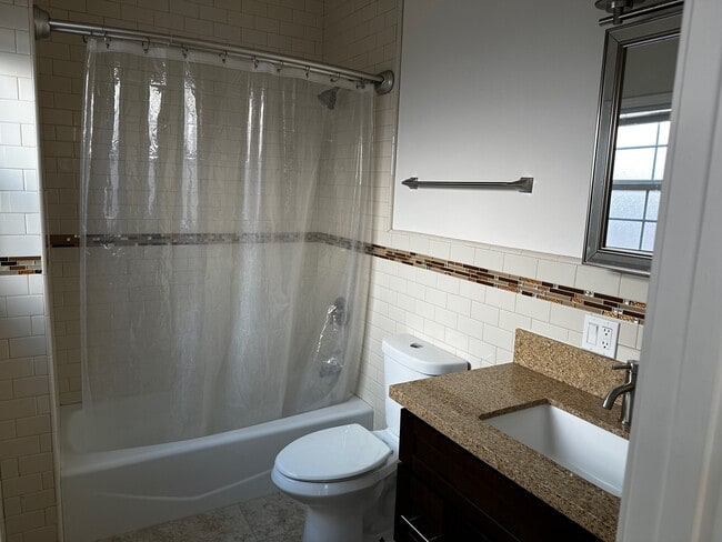 Building Photo - 1245 E Appleton St