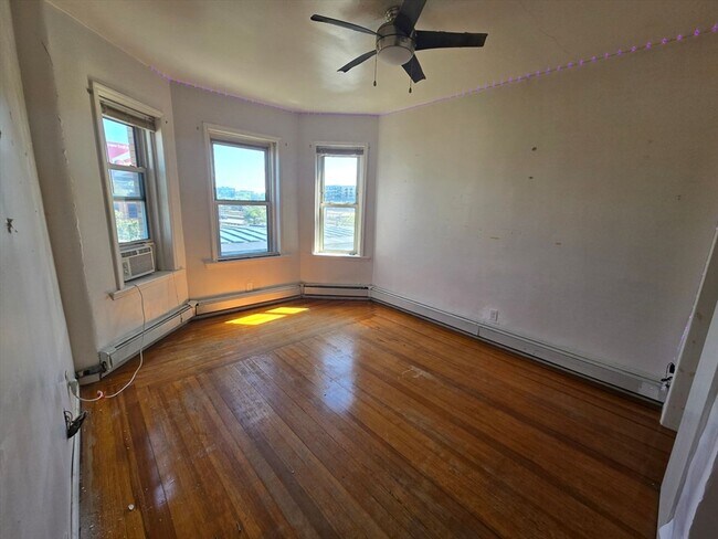 Building Photo - 7 Litchfield St