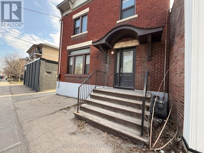 Building Photo - 790 Bronson Ave