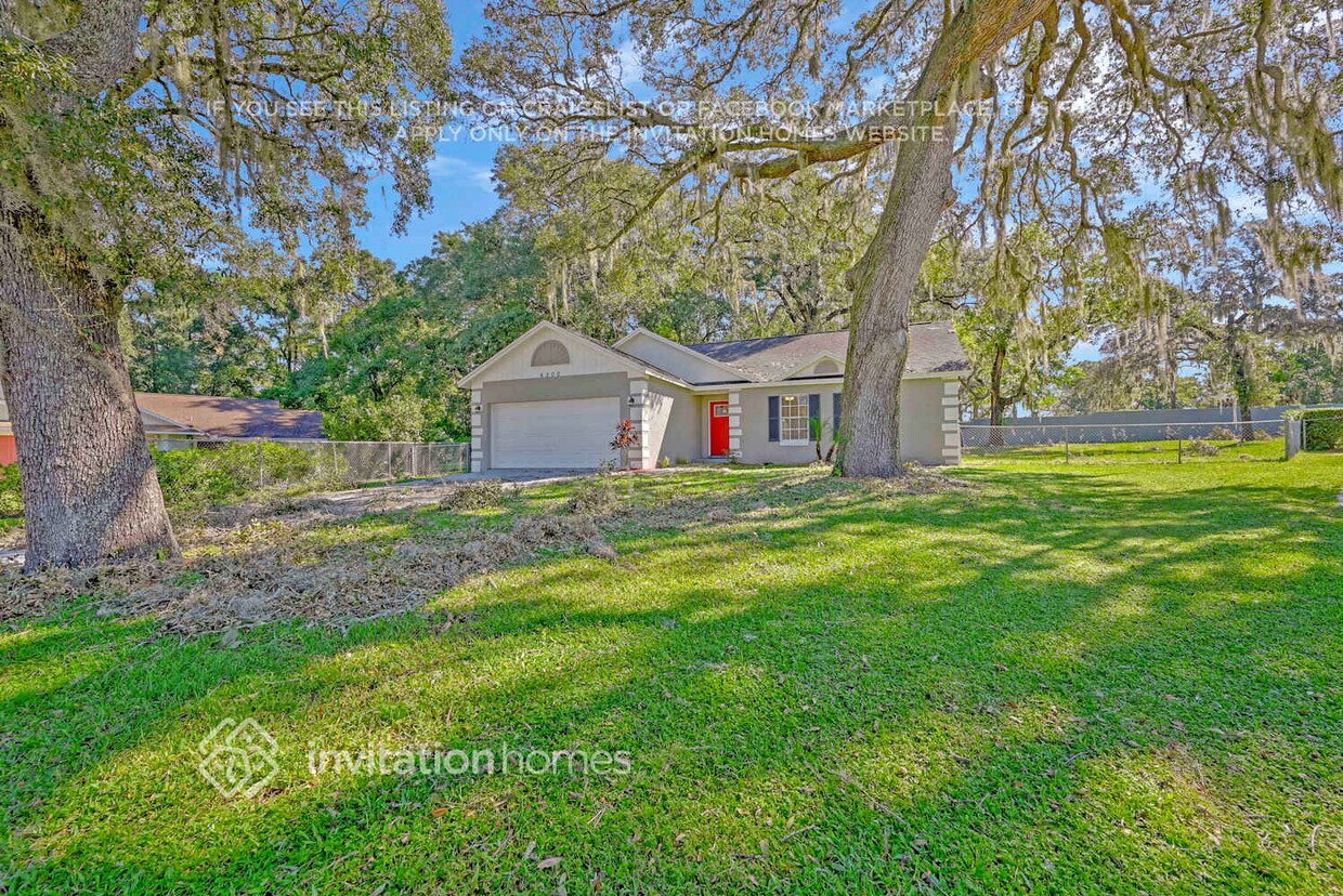 Foto principal - 6200 Sunshine St