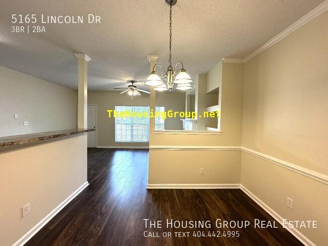 Foto del edificio - 2 Year Lease For The Price Of 1 Year Lease...